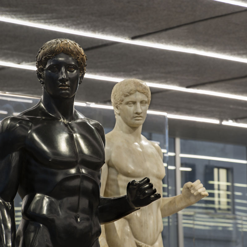 Exhibition view of 'Serial Classic', co-curated by Salvatore Settis and Anna Anguissola, Fondazione Prada Milano (2015).