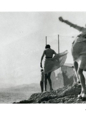 Bibi, Arlette and Irène. Storm in Cannes (May 1929), Jacques-Henri Lartigue