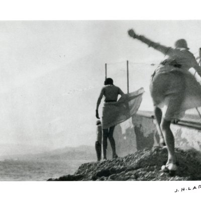 Bibi, Arlette and Irène. Storm in Cannes (May 1929), Jacques-Henri Lartigue