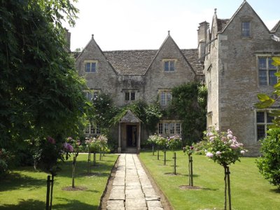 Kelmscott Manor, the summer home of Victorian designer and poet William Morris, is to undergo renovation work
