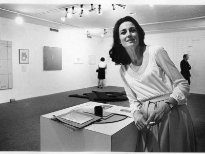 Virginia Dwan in her gallery during the exhibition 'Language III', Dwan Gallery, New York (May 1969). Courtesy Dwan Gallery Archive
