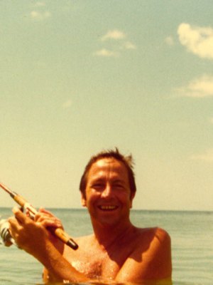 Rauschenberg photographed in Captiva, Florida, 1978. Photo: Attributed to Billy Klüver; courtesy Robert Rauschenberg Foundation