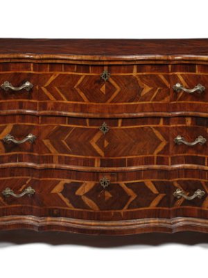 North Italian olivewood and walnut commode en arbalète (late 18th century). The Pedestal; £3,000–£4,000