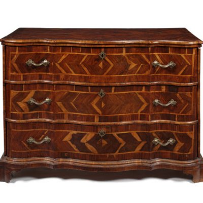 North Italian olivewood and walnut commode en arbalète (late 18th century). The Pedestal; £3,000–£4,000