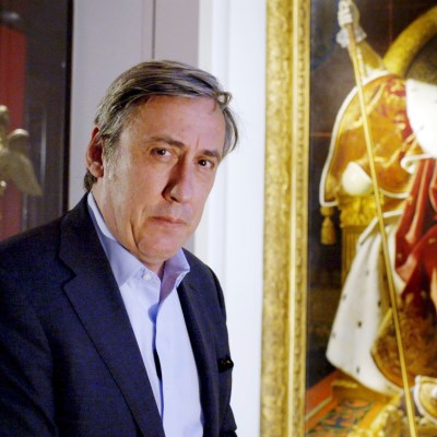 Andrew Graham-Dixon in front of ‘Napoleon 1 on his Imperial Throne’, by Ingres at the Musée de l’Armée, Paris. From the BBC's 'The Art of France'. © BBC
