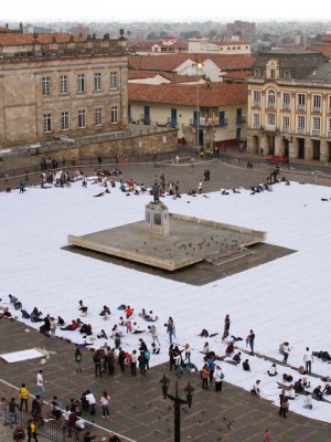 Sumando Ausencias by Doris Salcedo in the Plaza de Bolívar. Photo: © Oscar Monsalve; © Doris Salcedo