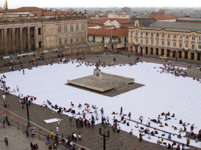 Sumando Ausencias by Doris Salcedo in the Plaza de Bolívar. Photo: © Oscar Monsalve; © Doris Salcedo