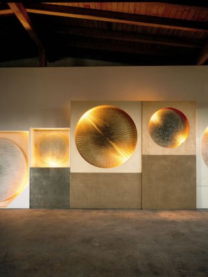 Fünf Lichtscheiben, Kosmische Vision (1961–81), Günther Uecker. Courtesy Archiv Uecker