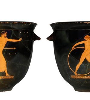 Red-figure bell krater (c. 500–490 BC), Greek, Attic, attributed to the Berlin Painter. Musée du Louvre, Paris; © RMN-Grand Palais (musée du Louvre)/Stéphane Maréchalle