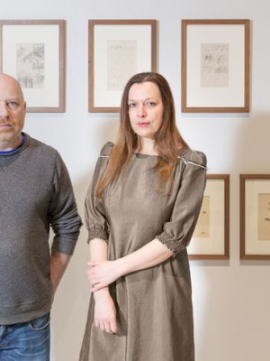Tim Etchells and Vlatka Horvat in What Can Be Seen at the Millennium Gallery. Image © Museums Sheffield