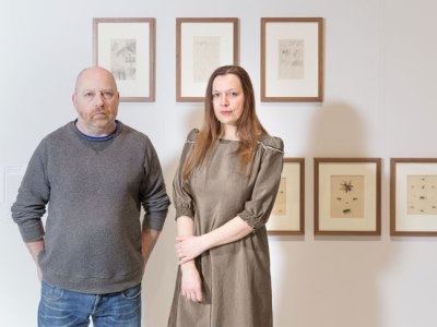 Tim Etchells and Vlatka Horvat in What Can Be Seen at the Millennium Gallery. Image © Museums Sheffield