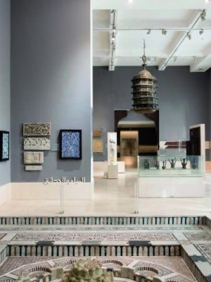 The displays in the Museum of Islamic Art were redesigned by Adrien Gardère in 2010, Photo: B.O'Kane/Alamy Stock Photo