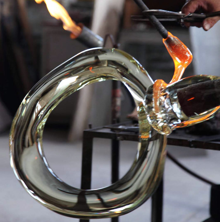 Glassmasters working on Pieke Bergman's piece for 'Glasstress 2009'. Courtesy of Fondazione Berengo