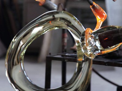 Glassmasters working on Pieke Bergman's piece for 'Glasstress 2009'. Courtesy of Fondazione Berengo