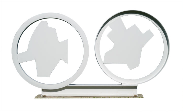 2 Circles 2 Crows (1963), David Smith. © The Estate of David Smith/Licensed by VAGA New York, NY