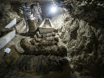 A picture taken on 13 May, 2017, shows mummies lying in catacombs following their discovery in the Touna el-Gabal district of the Minya province, in central Egypt. Photo: KHALED DESOUKI/AFP/Getty Images