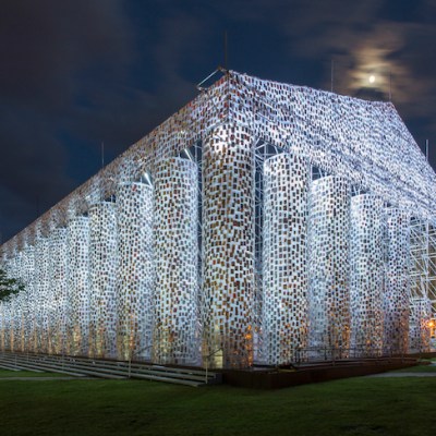 The Parthenon of Books (2017), Marta Minujín. Friedrichsplatz, Kassel, Documenta 14. Photo: Roman März
