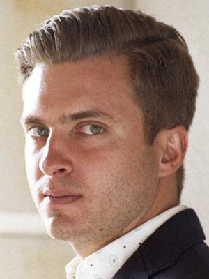 Moisés Cosio | Apollo 40 Under 40 Global | The Collectors