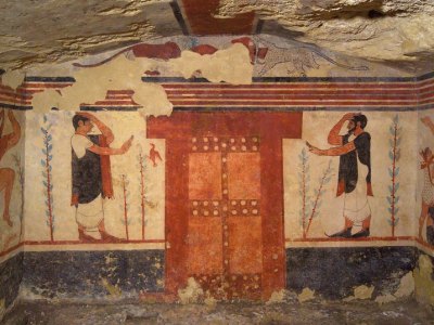 Frescoes in the Tomb of the Augurs, Necropolis of Monterozzi, Tarquinia. Courtesy Mibact. Soprintendenza Archeologia, Belle Arti e Paesaggio per l'Area Metropolitana di Roma, la Provincia di Viterbo e l'Etruria Meridionale
