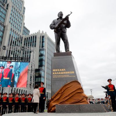 Trigger warning: not all Muscovites are crazy about Kalashnikov