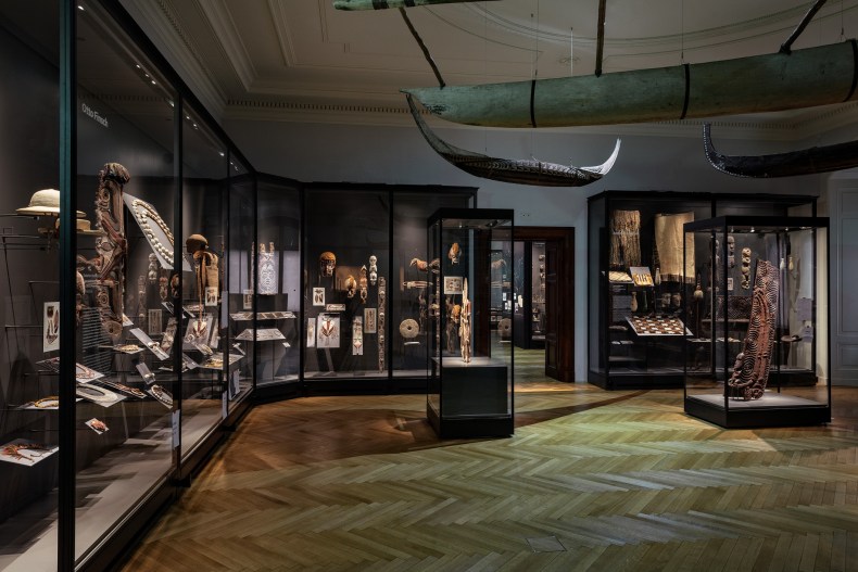 Gallery titled 'South Seas – Encounters with Paradise Lost’, Weltmuseum, Wien, © KHM-Museumsverband