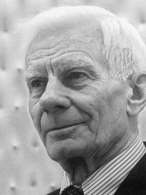 Enrico Castellani, c. 2001. Photography by Nando Lanfranco