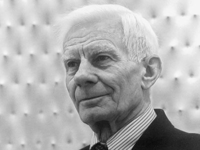 Enrico Castellani, c. 2001. Photography by Nando Lanfranco