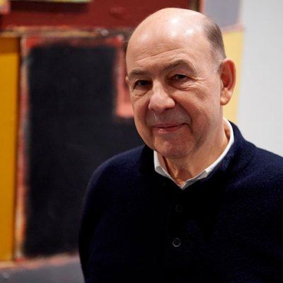 Anthony d’Offay in front of ‘untitled: upturnedhouse 2’ (2012) by Phyllida Barlow, at Tate Modern, London on 14 January 2016. Photo: NIKLAS HALLE'N/AFP/Getty Images
