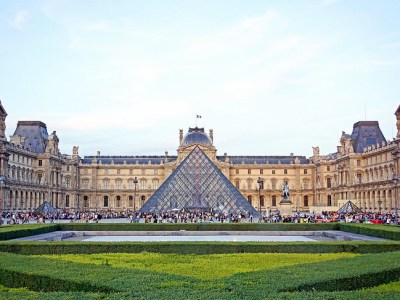 The Louvre. Photo: Dennis Jarvis/Wikimedia Commons