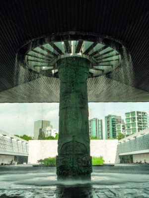 The central courtyard at the Museo Nacional de Antropologia, Mexico City, Daniele Falletta/Alamy Stock Photo