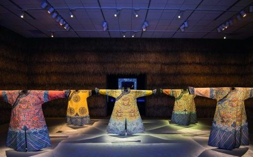 Robert Wilson creates a feast for the senses