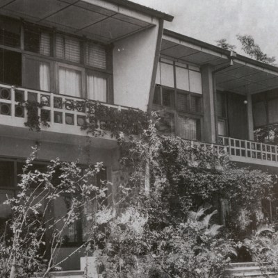The north side of the Karunaratne House in Kandy, designed by Minnette de Silva and completed in 1950 (photo: early 1950s)