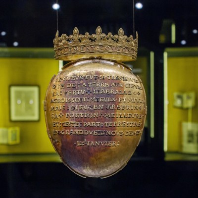 Gold reliquary of Anne of Brittany's heart.
