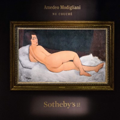 Amedeo Modigliani's Nu couché (sur le côté gauche) at Sotheby's Hong Kong in April 2018.