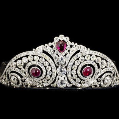 Diamond and synthetic ruby tiara (1913), Henri Lavabre for Cartier. Victoria and Albert Museum, London