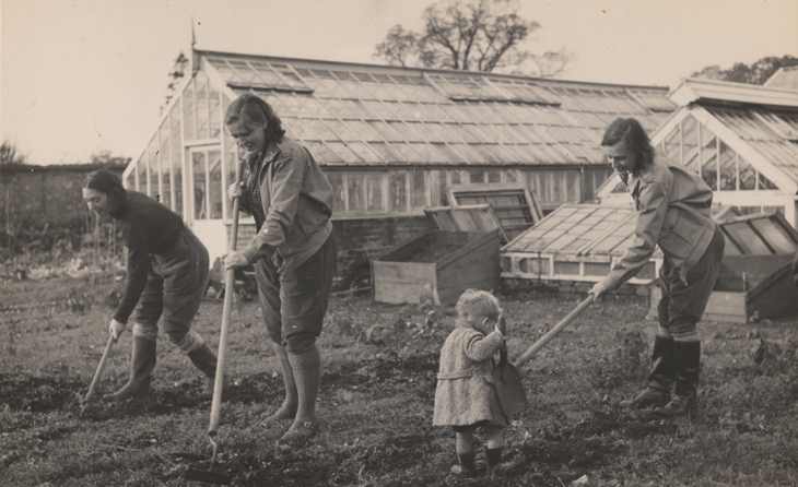 Women evacuated to Oakley Farm at Bromley from the Pioneer Health Centre, Peckham, during the Second World War, 1940s. Wellcome Collection, London