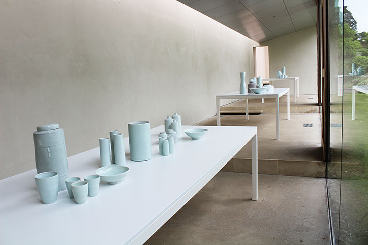 Installation view of ‘Edmund de Waal: Early work – vessels from the Rosenheimer Collection’ at the New Art Centre, Roche Court, Wiltshire, 2018.