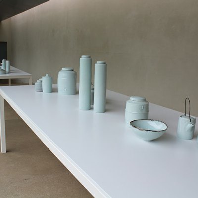 Installation view of ‘Edmund de Waal: Early work – vessels from the Rosenheimer Collection’ at the New Art Centre, Roche Court, Wiltshire, 2018.