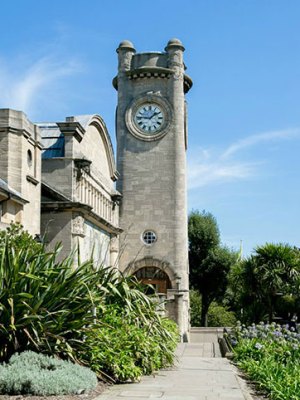 The Horniman Museum and Gardens in Forest Hill, London, designed by Charles Harrison Townsend and constructed in 1898–1901.