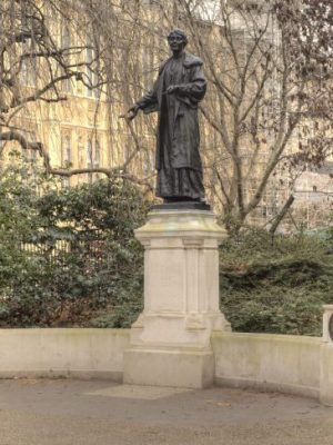 The statue of Emmeline Pankhurst in Victoria Tower Gardens, designed by Arthur George Walker and unveiled in 1930, photo: Wikimedia Commons