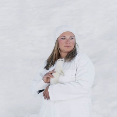Janet with Ermine (2018), Melanie Manchot.