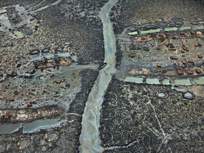 Oil Bunkering #1, Niger Delta, Nigeria 2016 (2016), Edward Burtynsky.