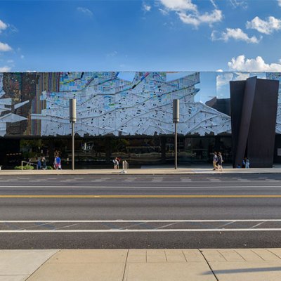 Three Angles (2018), El Anatsui. Installation view at the Carnegie Museum of Art for the 57th Carnegie International in 2018.