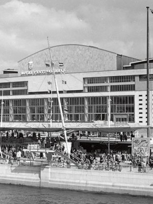 The riverside façade of the Royal Festival Hall, London, designed by London County Council Architects’ Department in 1951 (photo: 1951)