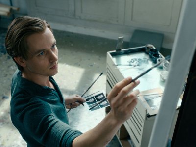 Tom Schilling as Kurt Barnert.