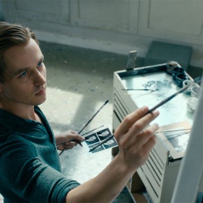 Tom Schilling as Kurt Barnert.