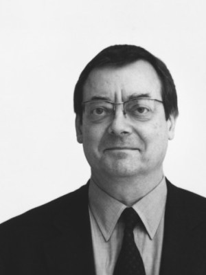 Portrait of Robert Ryman in 2002.