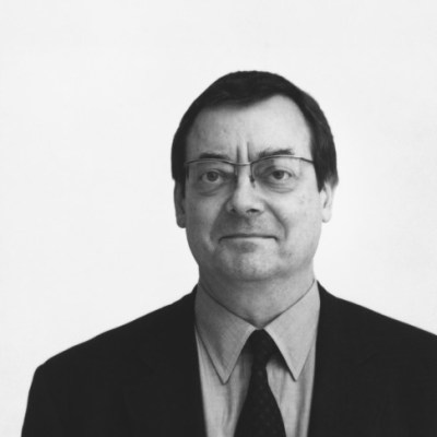 Portrait of Robert Ryman in 2002.