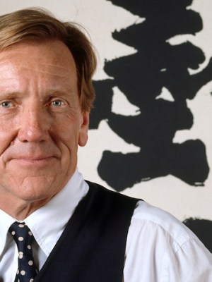 Edmund Capon, pictured with a calligraphy painting from his own collection in 1999.