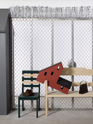 Seven Rooms of Hospitality: Room for Deportees (2017), Siah Armajani.